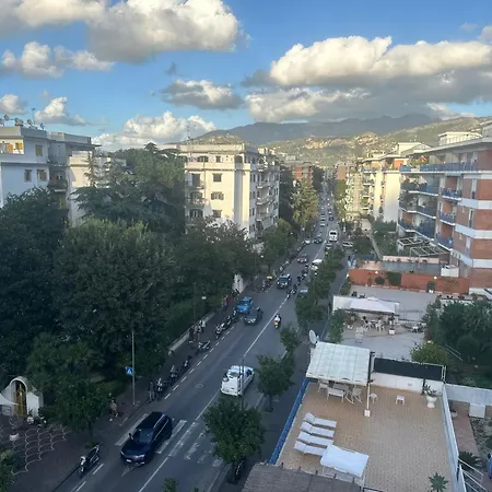 Roof And Sky Luxury In Center 3*