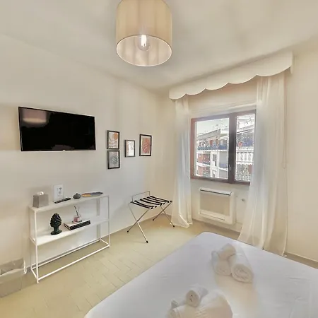 Roof And Sky Luxury In Center 3*