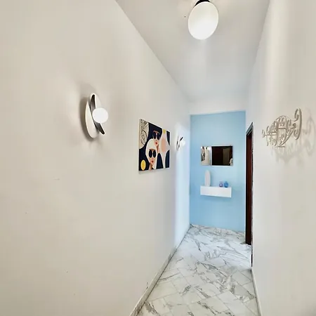 Roof And Sky Luxury In Center 3*