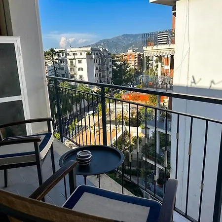 Roof And Sky Luxury In Center Σορέντο